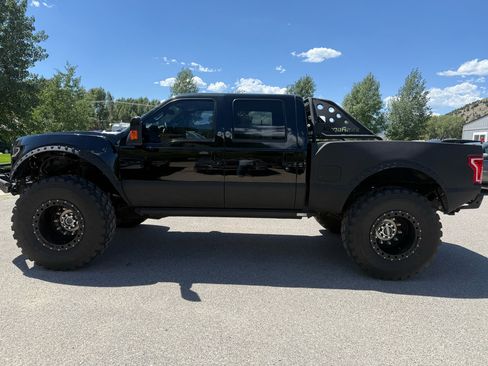 Used 2016 Ford F250 Lariat w/ Chrome Package image 2