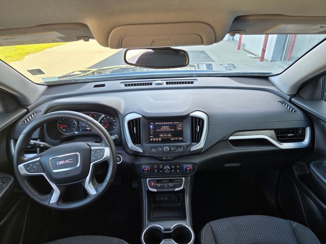 Used 2024 GMC Terrain SLE w/ Driver Convenience Package FWD image 21