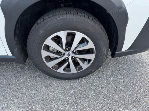 Used 2025 Subaru Outback Premium image 4