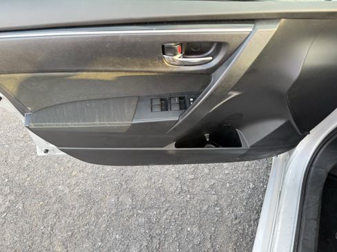 Used 2017 Toyota Corolla L image 23