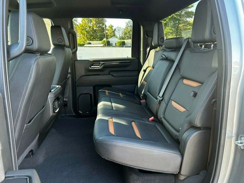 Used 2024 GMC Sierra 2500 AT4 image 13