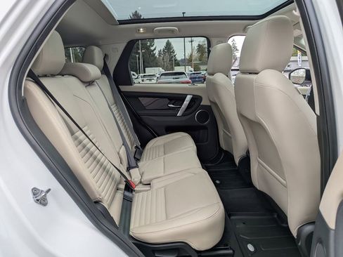 Used 2022 Land Rover Discovery Sport S image 40