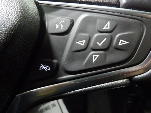 Used 2021 Chevrolet Equinox LT image 17