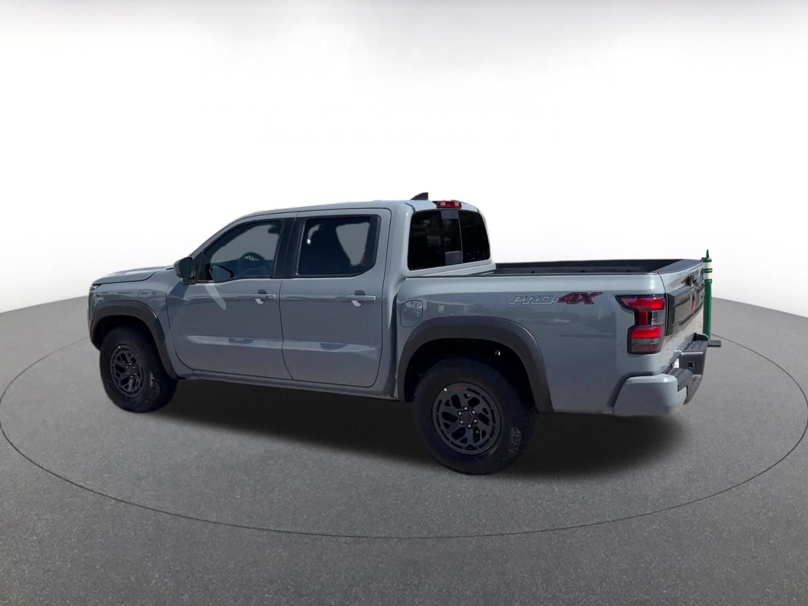 Used 2026 Nissan Frontier PRO-4X AWD/4WD image 8