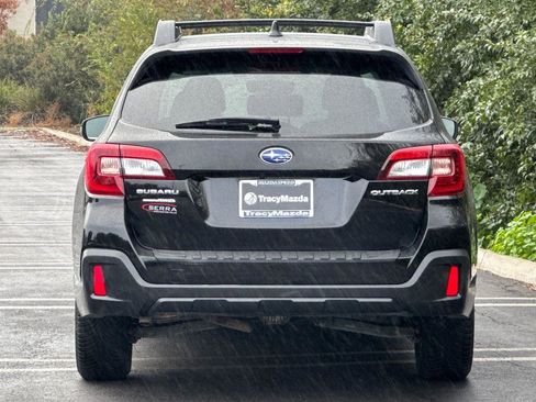 Used 2019 Subaru Outback 2.5i Premium image 5