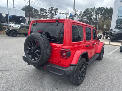 Used 2025 Jeep Wrangler Unlimited Sahara image 8