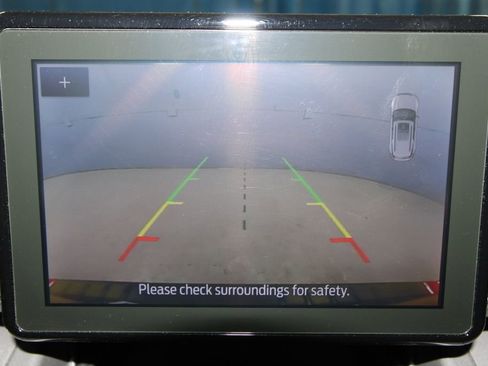 Used 2022 Ford Explorer XLT image 13