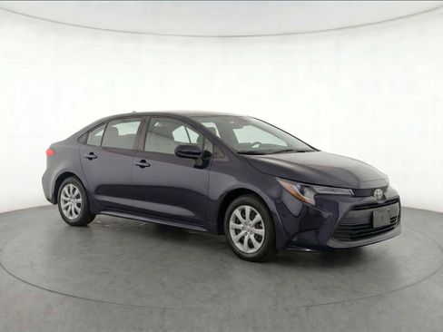 Used 2024 Toyota Corolla LE FWD image 3
