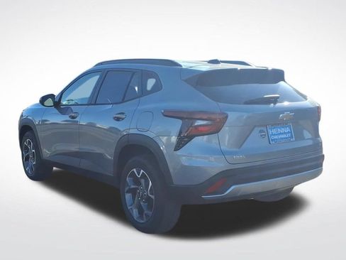 New 2026 Chevrolet Trax LT w/ Driver Confidence Package FWD image 5