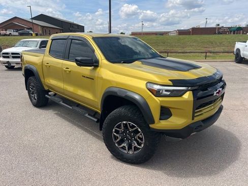 Used 2024 Chevrolet Colorado ZR2 w/ Technology Package AWD/4WD image 1