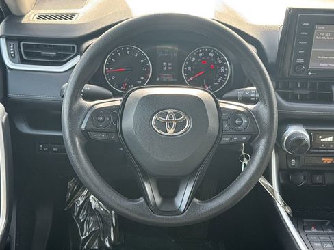Used 2021 Toyota RAV4 LE image 13