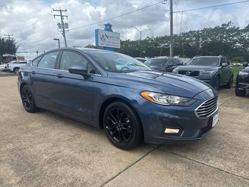 Used 2019 Ford Fusion SE w/ Equipment Group 151A image 3