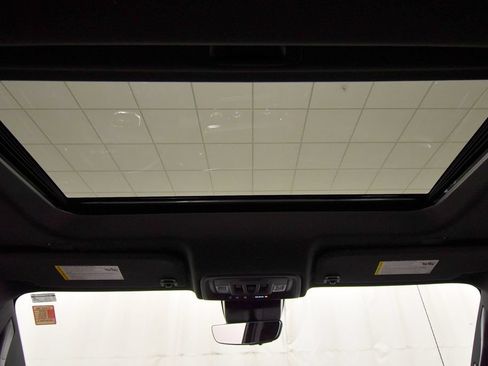 Used 2024 GMC Sierra 1500 AT4 w/ Technology Package AWD/4WD image 16
