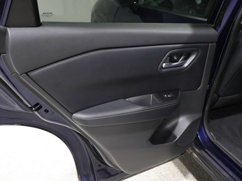 Used 2024 Nissan Rogue SV AWD/4WD image 19