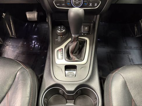 Used 2016 Jeep Cherokee Trailhawk w/ Comfort/Convenience Group image 45