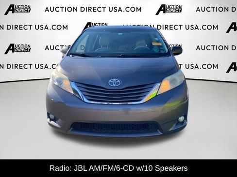Used 2013 Toyota Sienna XLE image 2