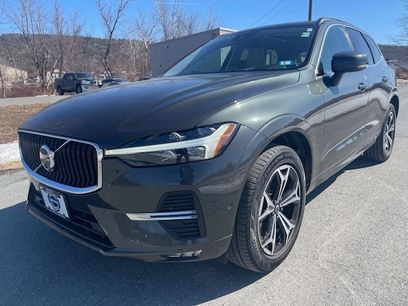 Used 2022 Volvo XC60 B5 Momentum w/ Advanced Package