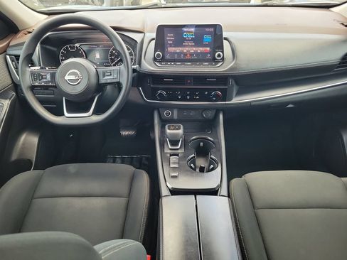 Used 2023 Nissan Rogue S FWD image 12