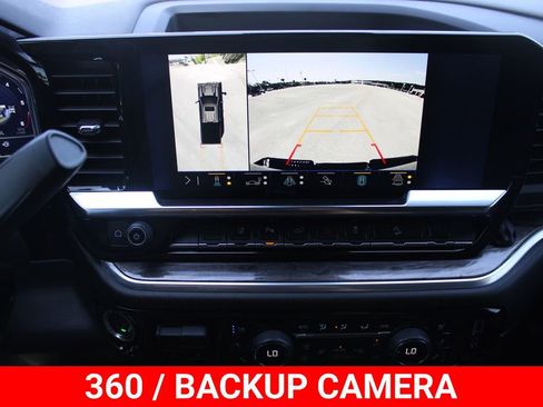 Used 2025 Chevrolet Silverado 2500 LTZ w/ LTZ Convenience Package image 8