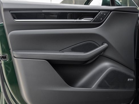 Certified 2025 Porsche Macan Electric RWD image 19