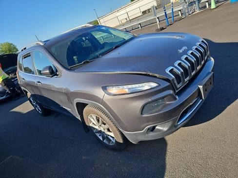Used 2018 Jeep Cherokee Limited AWD/4WD image 6