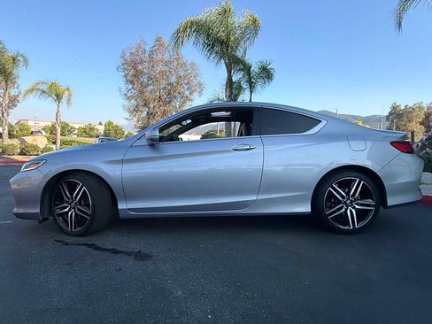 Used 2017 Honda Accord Touring image 15