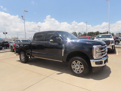 Used 2023 Ford F250 Lariat w/ Lariat Ultimate Package AWD/4WD image 7