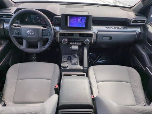 Used 2025 Toyota Tacoma SR5 AWD/4WD image 16