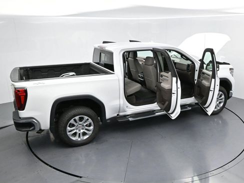 Used 2023 GMC Sierra 1500 SLT w/ SLT Premium Plus Package AWD/4WD image 43
