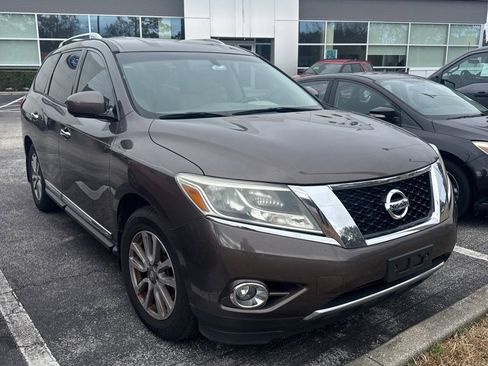 Used 2015 Nissan Pathfinder SL w/ SL Tech Package image 3