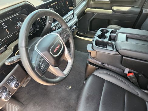 Used 2025 GMC Sierra 1500 SLT AWD/4WD image 13