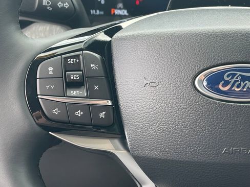 New 2026 Ford Explorer Platinum w/ LUX Leather Package AWD/4WD image 17