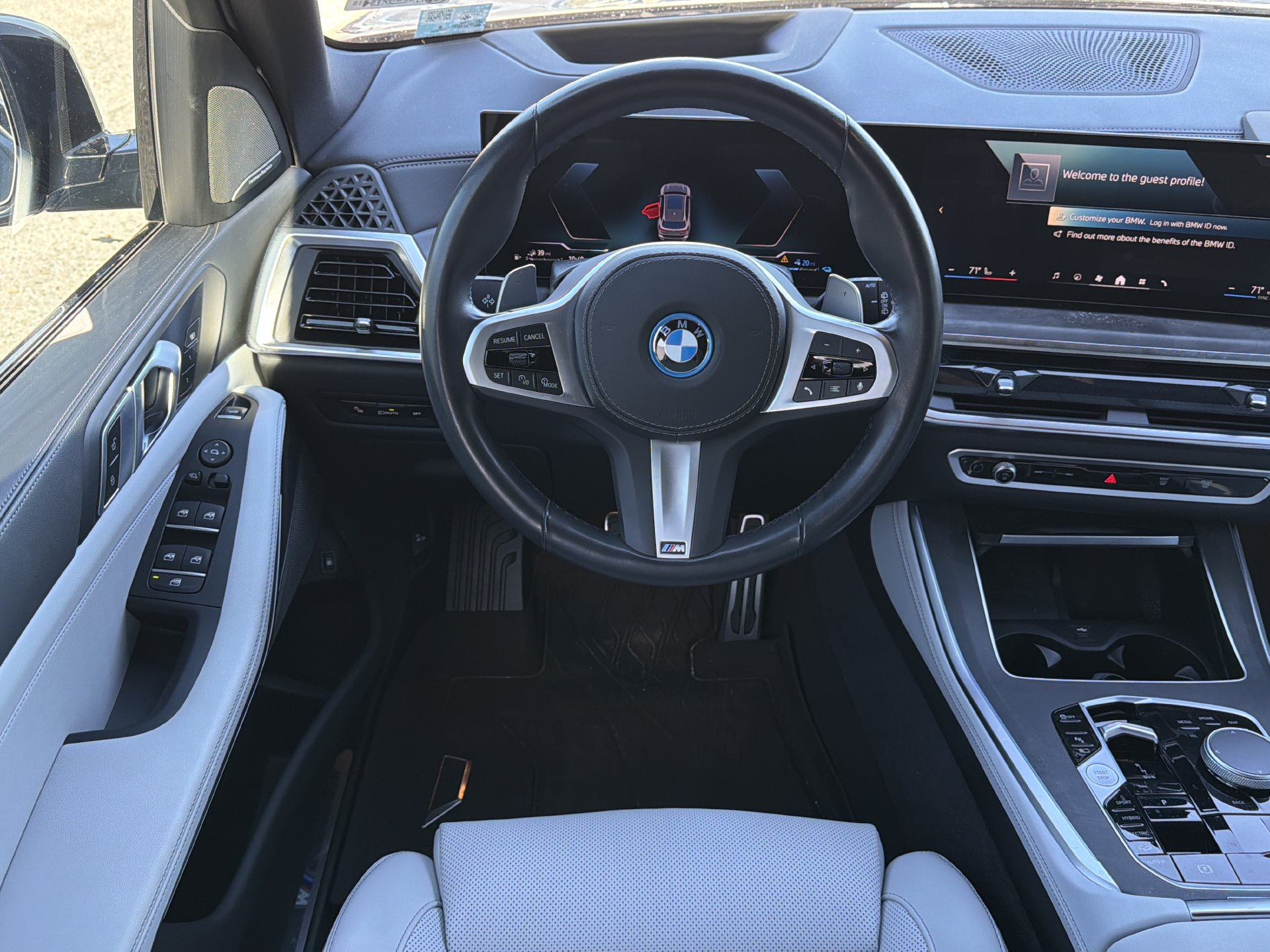 Used 2026 BMW X5 xDrive50e w/ M Sport Package AWD/4WD image 16