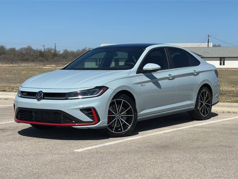 Used 2025 Volkswagen Jetta GLI Autobahn FWD image 2