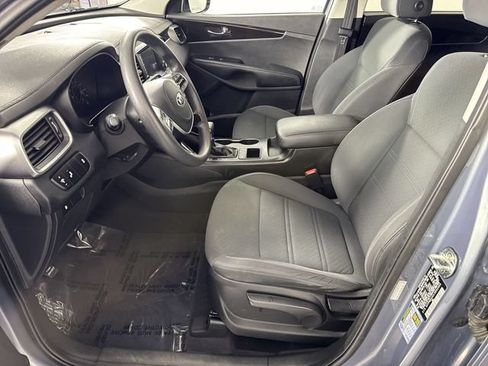 Used 2020 Kia Sorento LX AWD/4WD image 4
