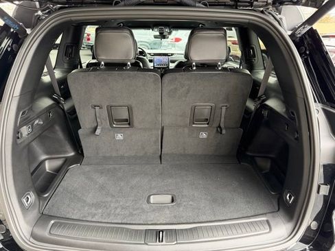 Used 2025 Jeep Grand Cherokee L Limited w/ Black Appearance Package image 5