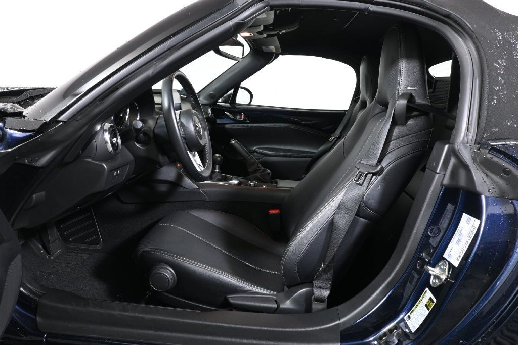 Used 2021 MAZDA MX-5 Miata Grand Touring RWD image 3