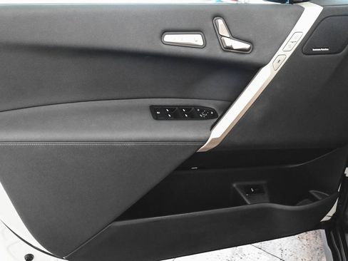 Used 2024 BMW iX xDrive50 w/ Premium Package image 8