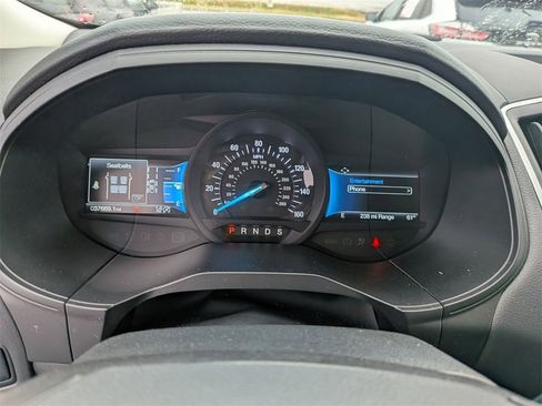 Used 2024 Ford Edge SEL image 16