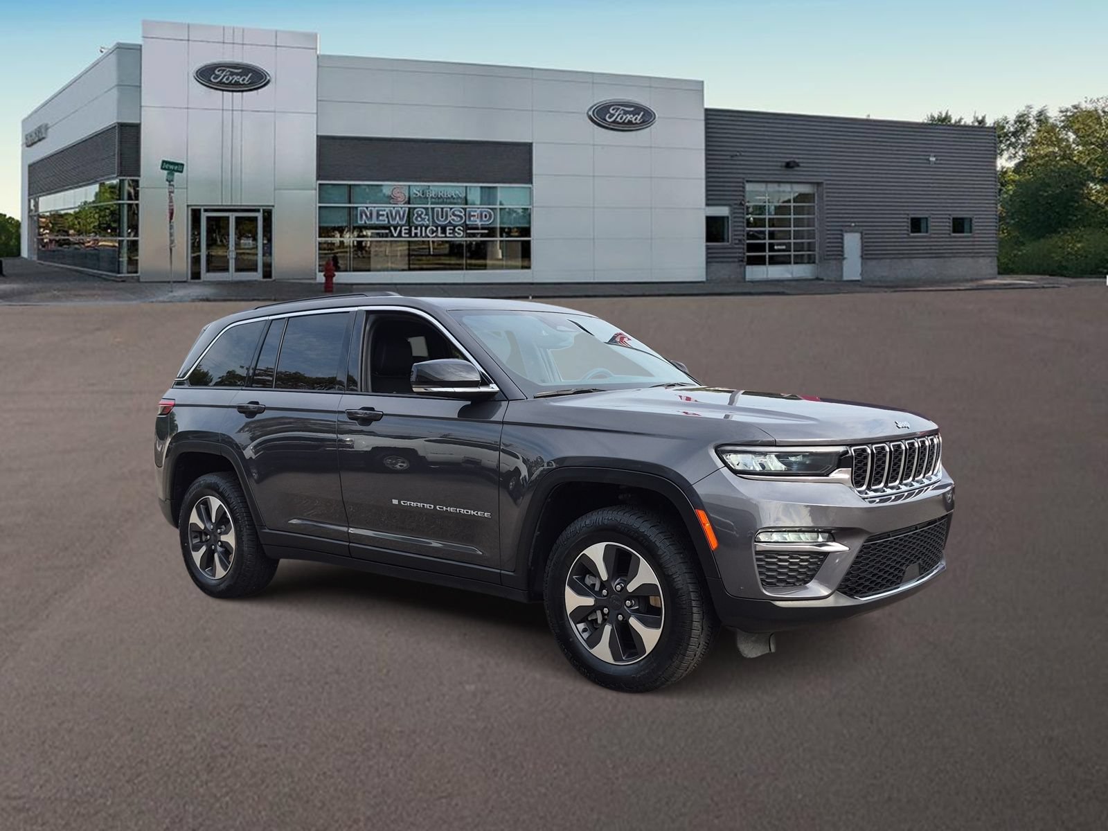 Used 2024 Jeep Grand Cherokee Limited 4xe AWD/4WD image 2