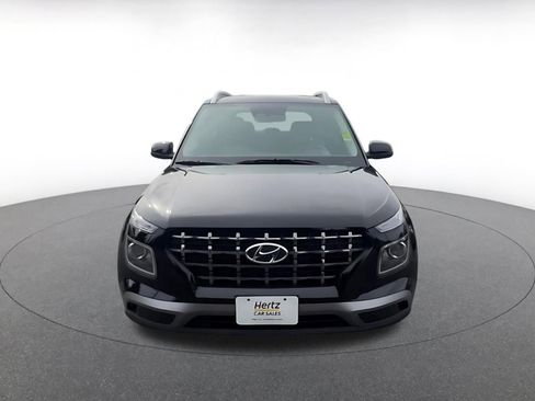 Used 2025 Hyundai Venue SEL image 4