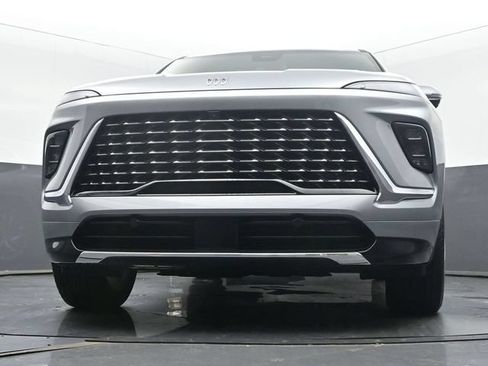 Used 2025 Buick Enclave Avenir w/ LPO, Floor Liner Package AWD/4WD image 46