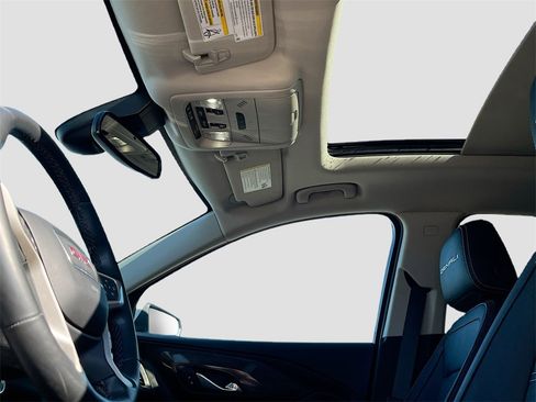 Used 2024 GMC Terrain Denali w/ Denali Premium Package image 21