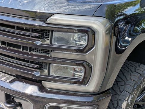 Used 2025 Ford F250 Platinum AWD/4WD image 9
