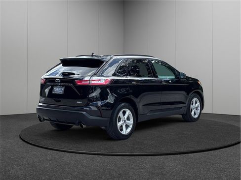 Used 2020 Ford Edge SE image 9