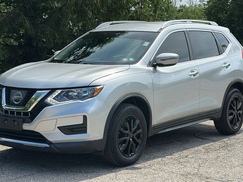 Certified 2017 Nissan Rogue SV AWD/4WD image 2