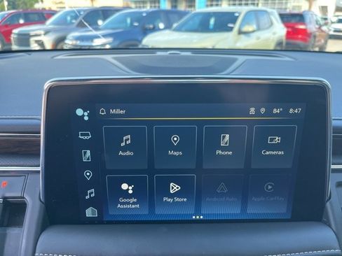 Used 2024 Chevrolet Suburban Premier image 29