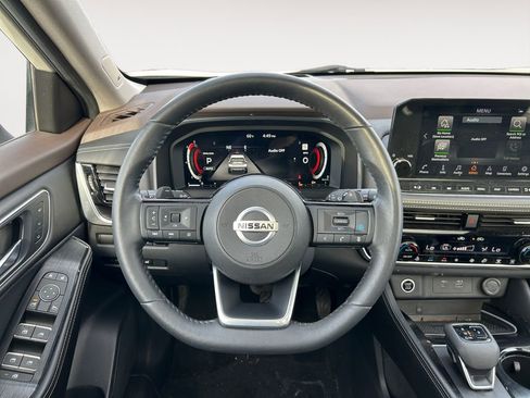 Used 2021 Nissan Rogue Platinum AWD/4WD image 16