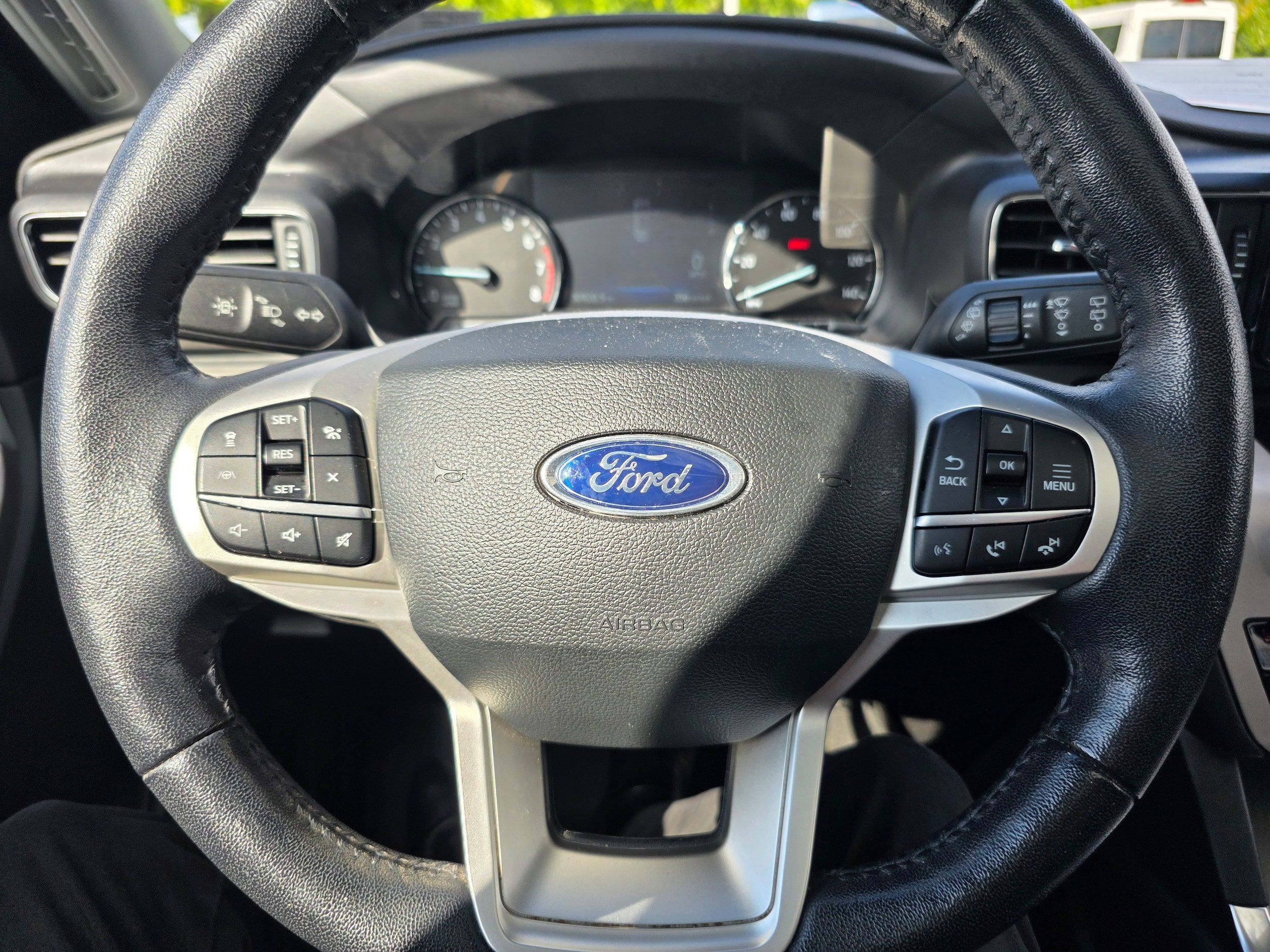 Used 2023 Ford Explorer XLT w/ Equipment Group 202A AWD/4WD image 14