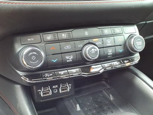 Used 2025 Dodge Durango GT AWD/4WD image 26